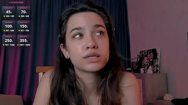 Snapshot of EmeliaReaper chatting on 15, 10, 2025 EmeliaReaper online show from 15, 10, 2025