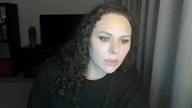 MollyCheiz online show from 17, 6, 2026