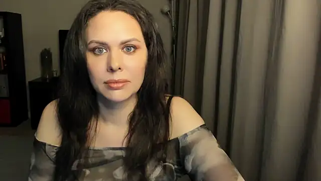 MollyCheiz online show from 18, 7, 2026