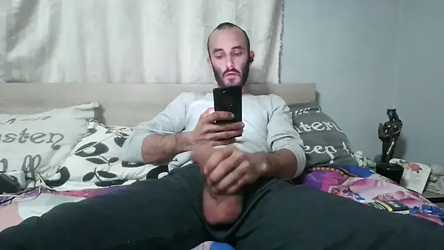 Snapshot of kisandgioni chatting on 4, 1, 2025 kisandgioni online show from 4, 1, 2025