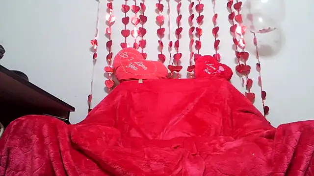 Snapshot of kisandgioni chatting on 5, 2, 2025 kisandgioni online show from 5, 2, 2025