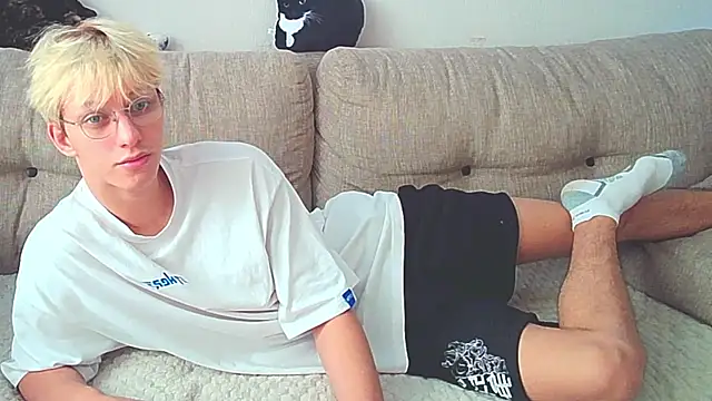 Snapshot of Ostin_meow chatting on 7, 12, 2024 Ostin meow online show from 7, 12, 2024