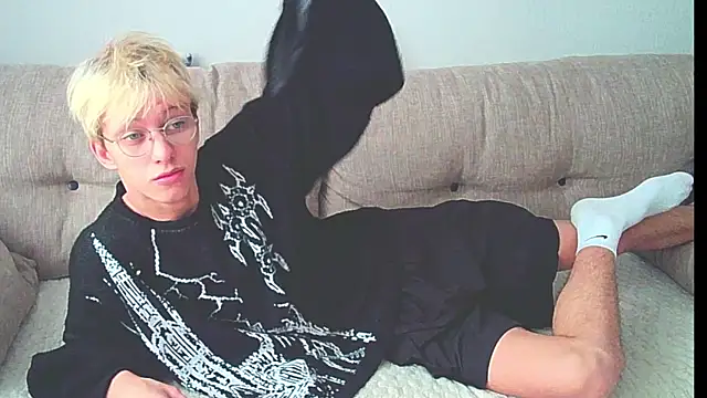 Snapshot of Ostin_meow chatting on 9, 12, 2024 Ostin meow online show from 9, 12, 2024