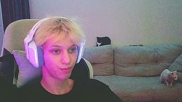 Snapshot of Ostin_meow chatting on 22, 12, 2024 Ostin meow online show from 22, 12, 2024