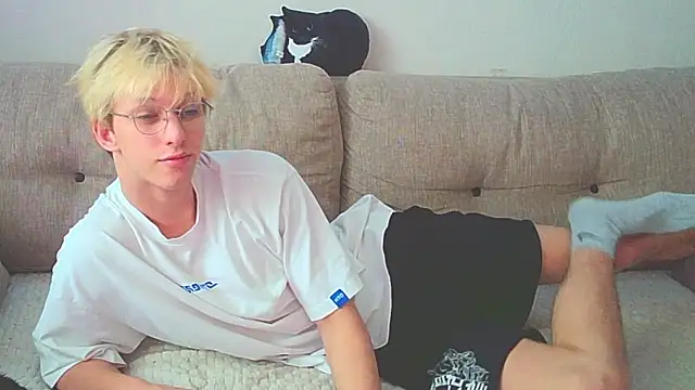 Snapshot of Ostin_meow chatting on 28, 12, 2024 Ostin meow online show from 28, 12, 2024