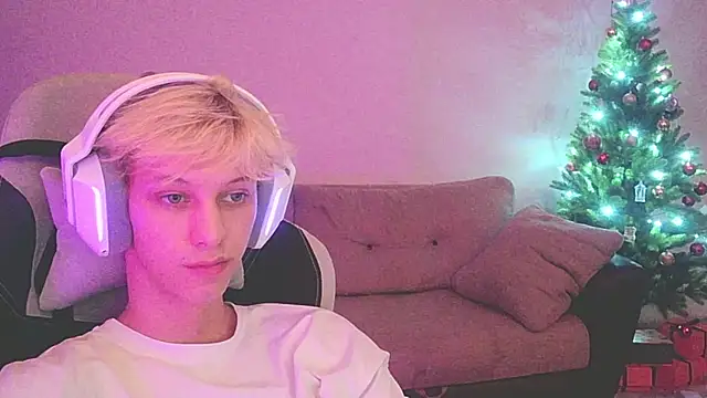 Snapshot of Ostin_meow chatting on 4, 1, 2025 Ostin meow online show from 4, 1, 2025