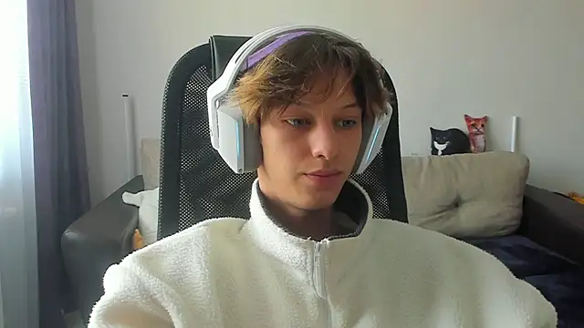 Snapshot of Ostin_meow chatting on 9, 9, 2025 Ostin meow online show from 9, 9, 2025