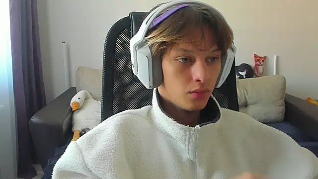 Snapshot of Ostin_meow chatting on 11, 9, 2025 Ostin meow online show from 11, 9, 2025