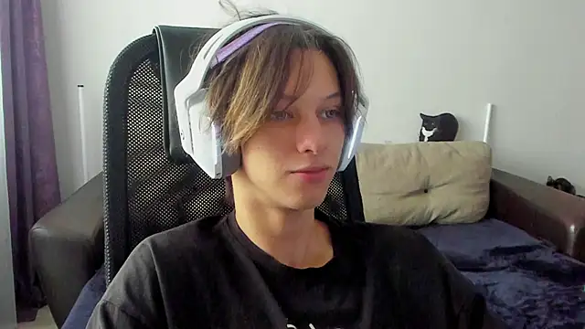 Snapshot of Ostin_meow chatting on 15, 11, 2025 Ostin meow online show from 15, 11, 2025