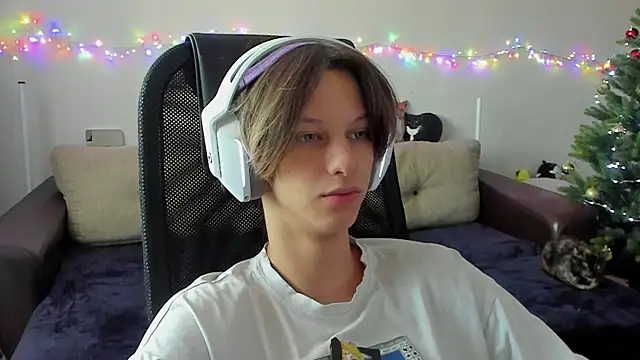 Snapshot of Ostin_meow chatting on 14, 12, 2025 Ostin meow online show from 14, 12, 2025