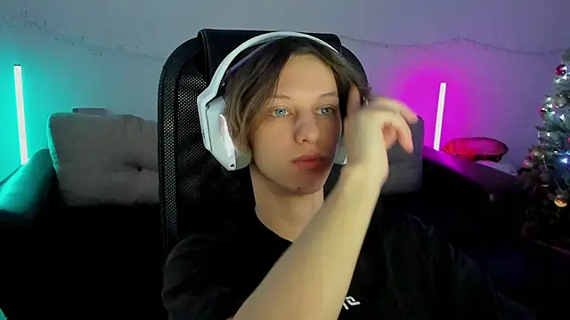 Snapshot of Ostin_meow chatting on 20, 12, 2025 Ostin meow online show from 20, 12, 2025