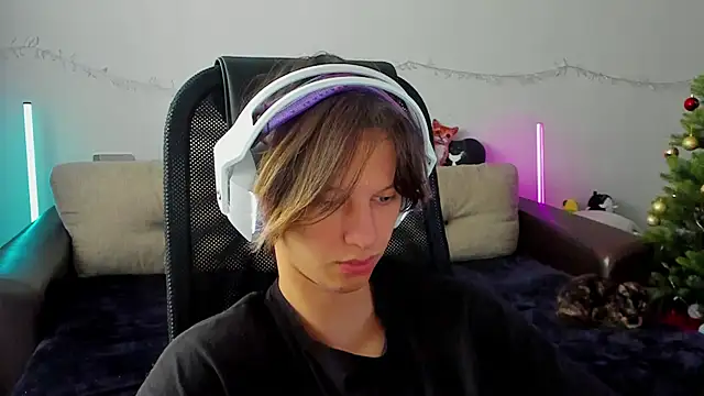 Snapshot of Ostin_meow chatting on 21, 12, 2025 Ostin meow online show from 21, 12, 2025