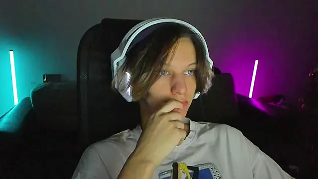 Snapshot of Ostin_meow chatting on 9, 1, 2026 Ostin meow online show from 9, 1, 2026