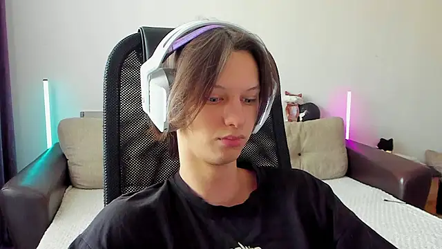 Snapshot of Ostin_meow chatting on 12, 2, 2026 Ostin meow online show from 12, 2, 2026