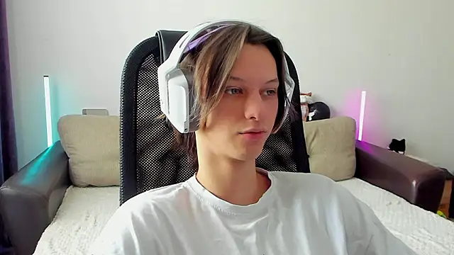 Snapshot of Ostin_meow chatting on 13, 2, 2026 Ostin meow online show from 13, 2, 2026