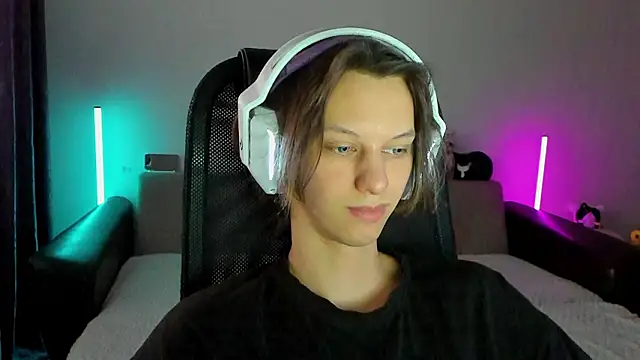 Snapshot of Ostin_meow chatting on 15, 2, 2026 Ostin meow online show from 15, 2, 2026