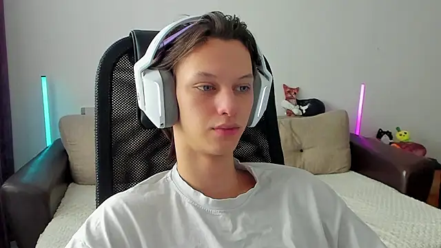 Snapshot of Ostin_meow chatting on 22, 2, 2026 Ostin meow online show from 22, 2, 2026