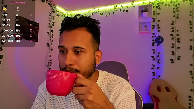 Raf brunette online show from 23, 12, 2024