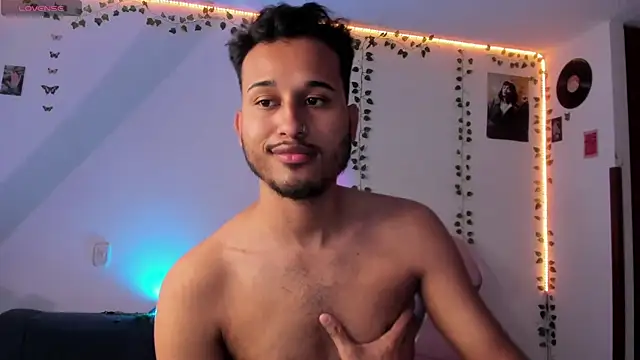 Raf brunette online show from 20, 2, 2025