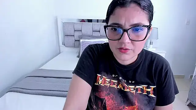 Snapshot of Camilaa_bueno chatting on 3, 7, 2026 Camilaa bueno online show from 3, 7, 2026