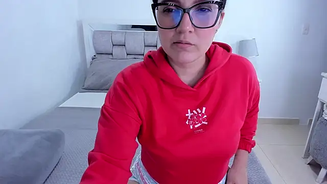 Snapshot of Camilaa_bueno chatting on 6, 7, 2026 Camilaa bueno online show from 6, 7, 2026