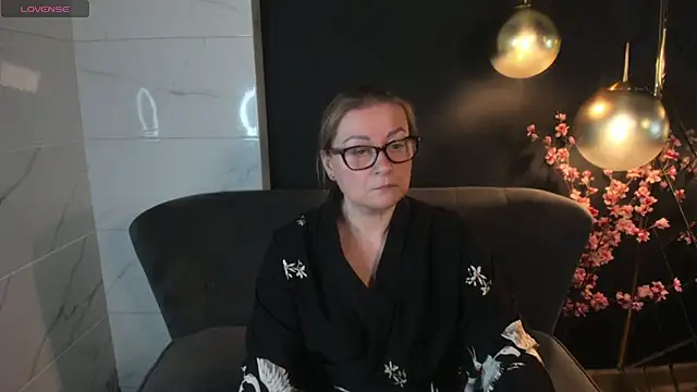 AlexandraKind online show from 25, 1, 2025