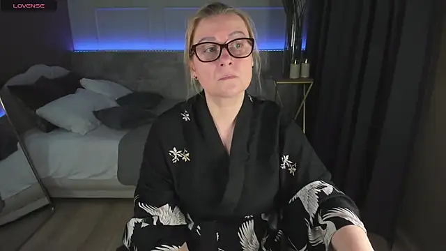 AlexandraKind online show from 28, 1, 2025