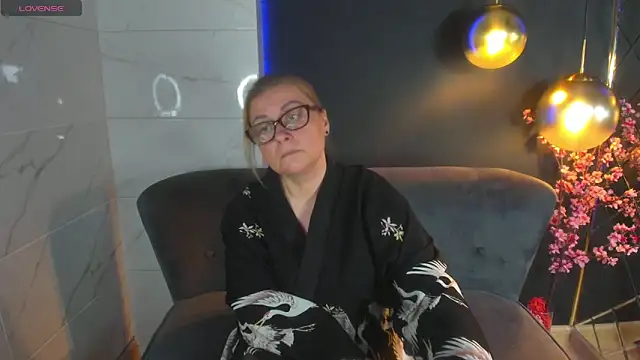 AlexandraKind online show from 30, 1, 2025