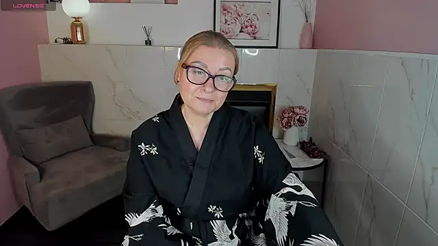 AlexandraKind online show from 30, 1, 2025