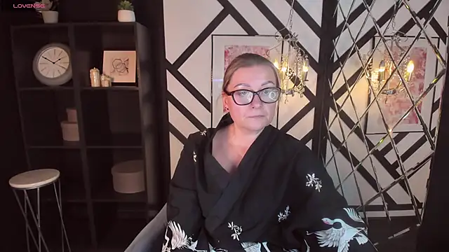 AlexandraKind online show from 6, 2, 2025