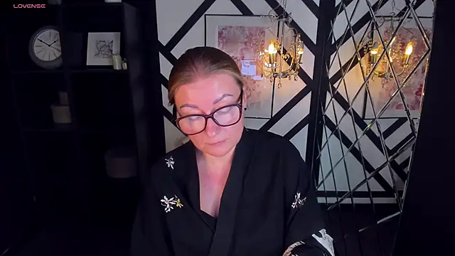 AlexandraKind online show from 9, 2, 2025