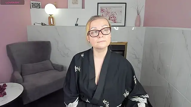 AlexandraKind online show from 13, 2, 2025