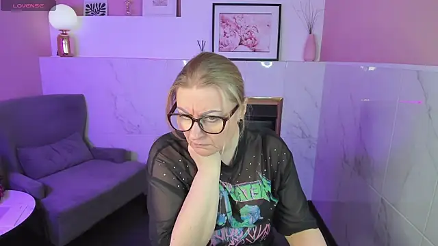 AlexandraKind online show from 23, 2, 2025