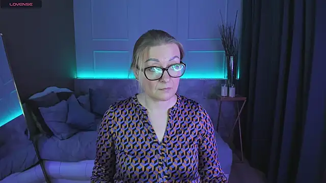 AlexandraKind online show from 24, 2, 2025