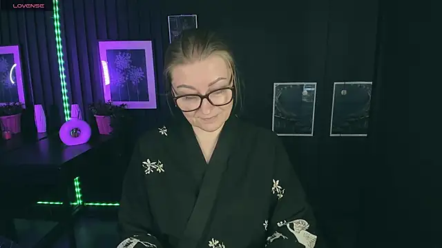 AlexandraKind online show from 28, 2, 2025