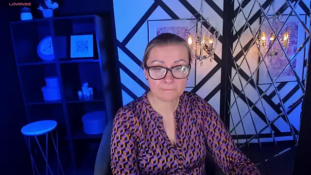 AlexandraKind online show from 3, 3, 2025