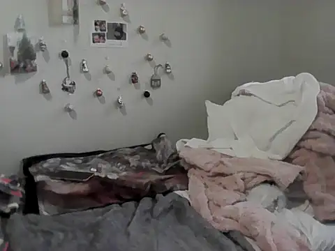 housewife shantie online show from 5, 12, 2025