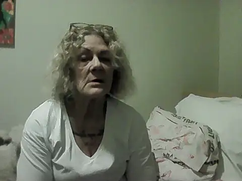 housewife shantie online show from 8, 3, 2026