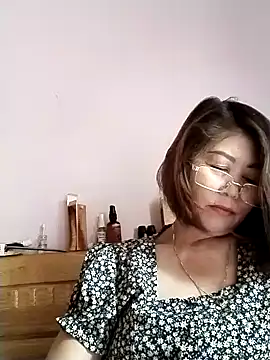 Baby-tits2024 online show from 4, 12, 2024