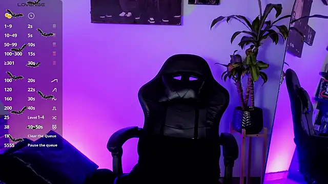 Alisson Wynter online show from 2, 12, 2025