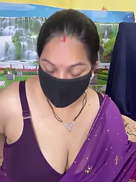 Snapshot of vinky05 chatting on 23, 9, 2025 vinky05 online show from 23, 9, 2025