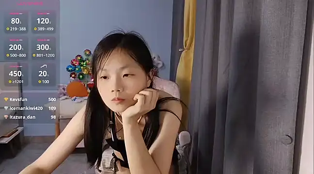Snapshot of Lena-yyds chatting on 13, 3, 2025 Lena-yyds online show from 13, 3, 2025