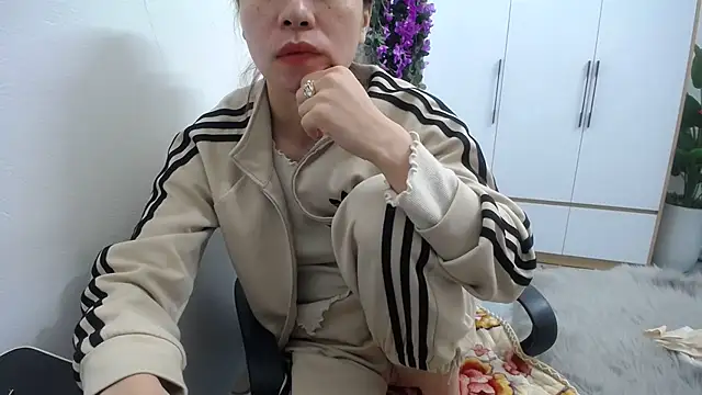Snapshot of HotQueen chatting on 8, 3, 2025 HotQueen online show from 8, 3, 2025