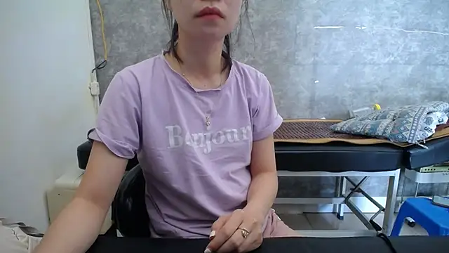 Snapshot of HotQueen chatting on 12, 9, 2025 HotQueen online show from 12, 9, 2025