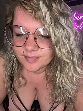 CurvyAnonymousGirl89 online show from 17, 2, 2025