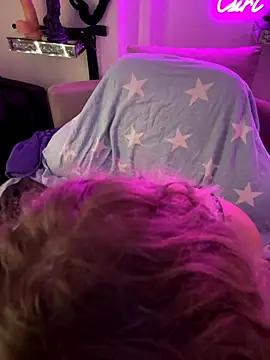 CurvyAnonymousGirl89 online show from 11, 9, 2025