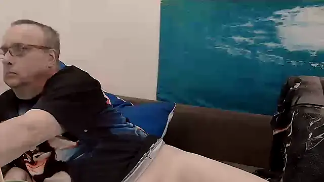 Snapshot of Manfred1012 chatting on 6, 2, 2025 Manfred1012 online show from 6, 2, 2025