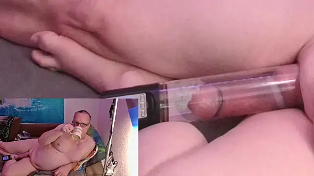 Snapshot of Manfred1012 chatting on 13, 10, 2025 Manfred1012 online show from 13, 10, 2025