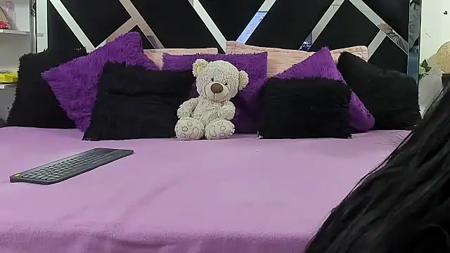 abby eemily online show from 11, 10, 2025