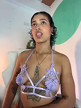 Snapshot of LollaByer chatting on 1, 2, 2026 LollaByer online show from 1, 2, 2026